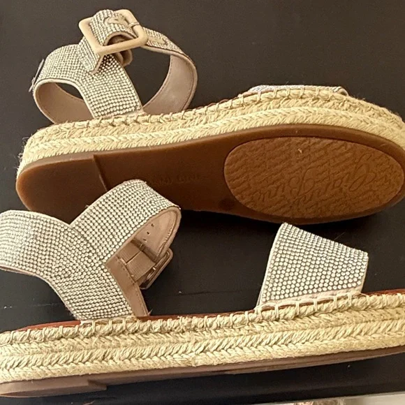 Gianni Bini Elegant Women's Sandals with Rhinestone Detailing - Picture 5 of 7